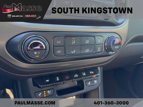 Used 2022 GMC Canyon Denali image 15