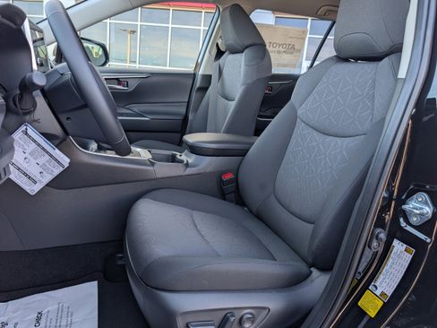 New 2025 Toyota RAV4 XLE image 12