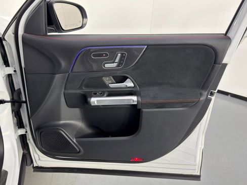 Used 2021 Mercedes-Benz GLB 35 AMG AMG GLB 35 w/ Premium & AMG Ni image 44