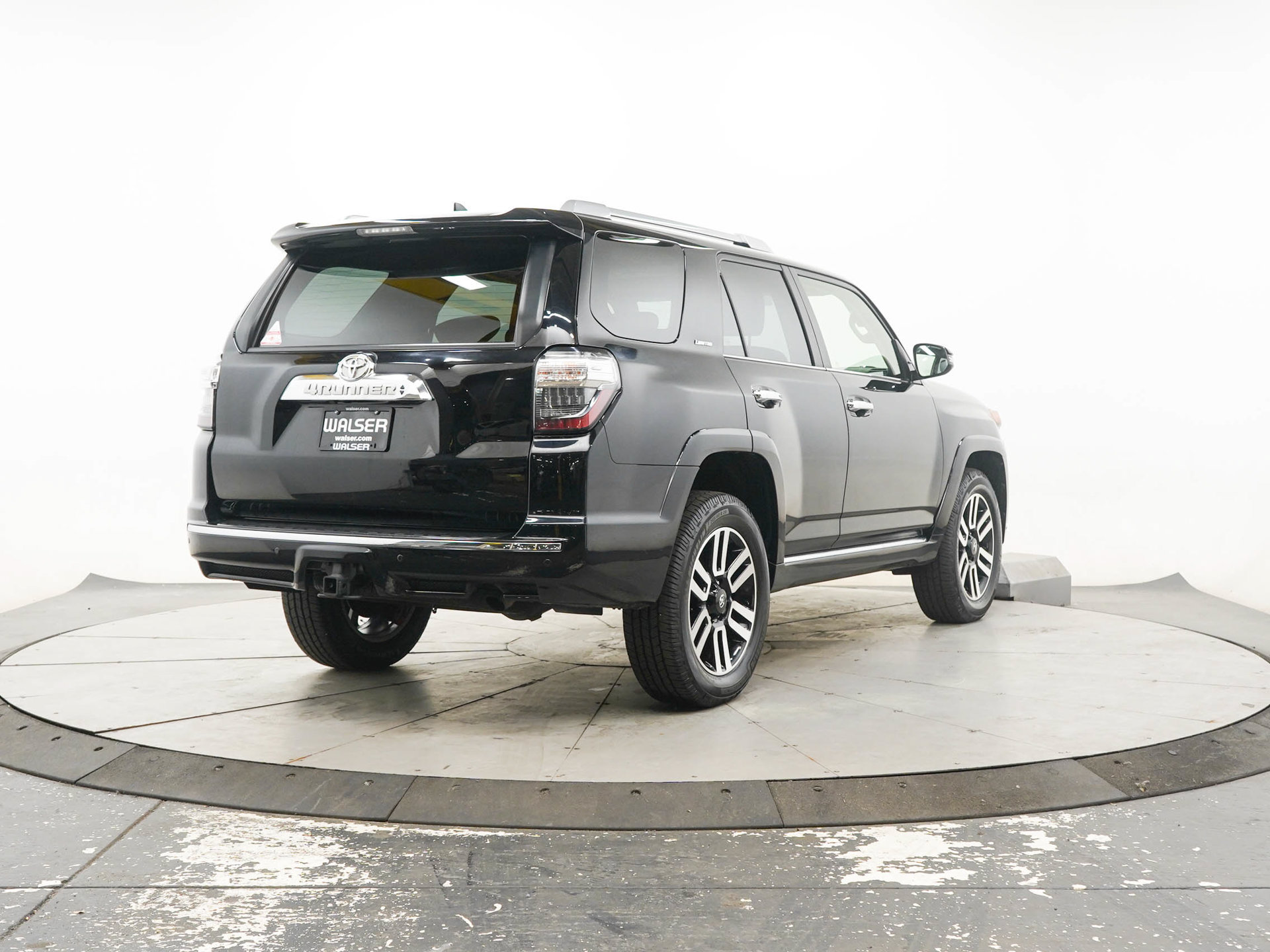 Used 2019 Toyota 4Runner Limited AWD/4WD image 5