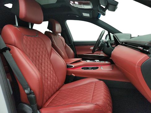 Used 2023 Genesis GV70 3.5T Sport w/ Sport Prestige Package image 25