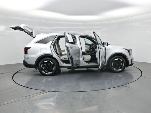 Used 2025 Kia Sorento SX Prestige AWD/4WD image 3
