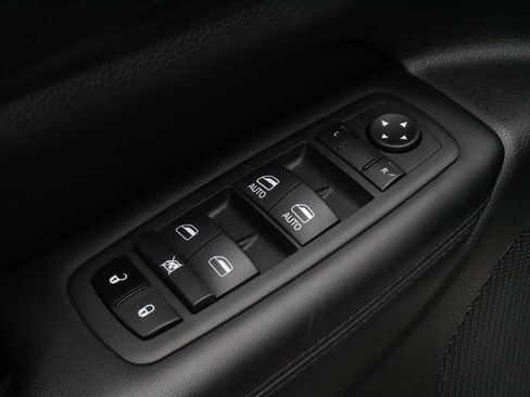Used 2022 Jeep Grand Cherokee Laredo X AWD/4WD image 19