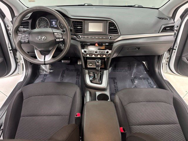 Used 2020 Hyundai Elantra SE w/ Cargo Package (C1) FWD image 2