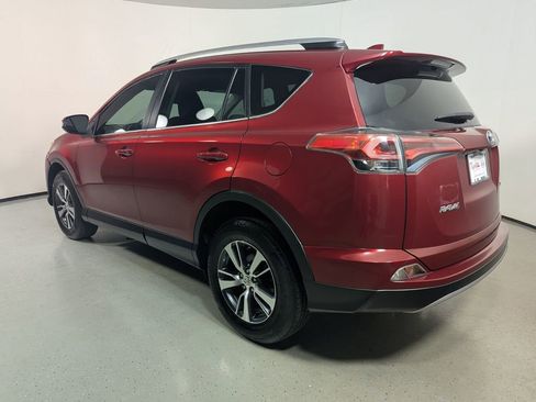 Used 2018 Toyota RAV4 XLE FWD image 5