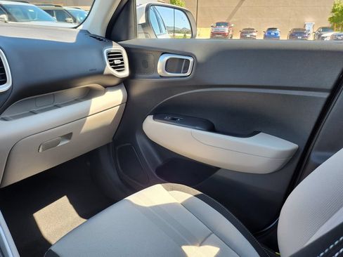 New 2026 Hyundai Venue SEL FWD image 25
