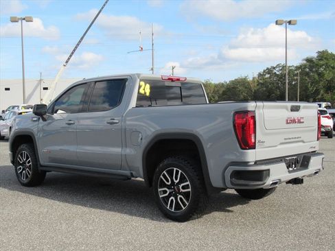 Used 2024 GMC Sierra 1500 AT4 w/ Technology Package image 4