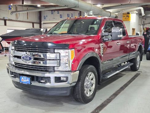 Used 2017 Ford F350 Lariat w/ Chrome Package image 5