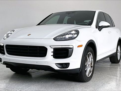 Used 2016 Porsche Cayenne AWD/4WD image 5