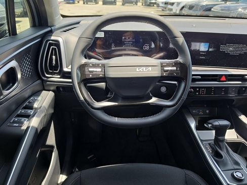 New 2026 Kia Sorento LX FWD image 13
