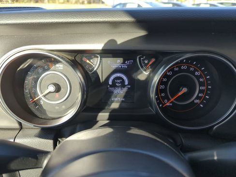 Used 2023 Jeep Gladiator Sport image 37