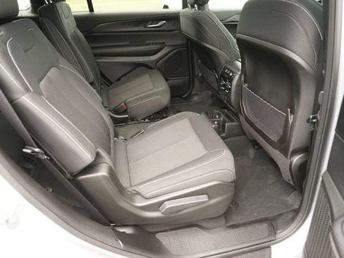 Used 2025 Jeep Grand Cherokee L Laredo w/ Luxury Tech Group I AWD/4WD image 18