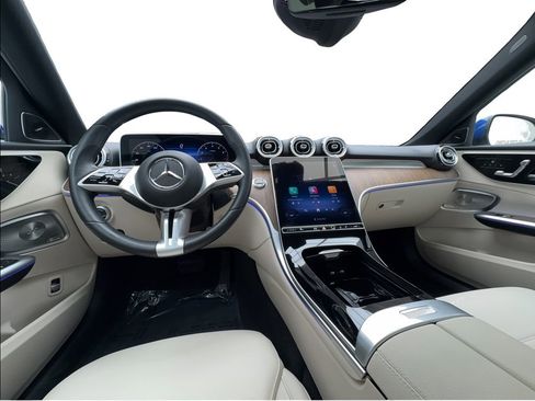 Used 2025 Mercedes-Benz C 300 Sedan image 33