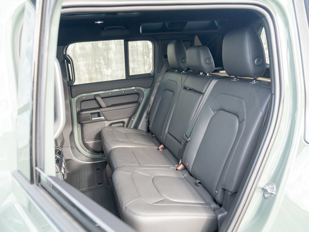 New 2026 Land Rover Defender 110 AWD/4WD image 23