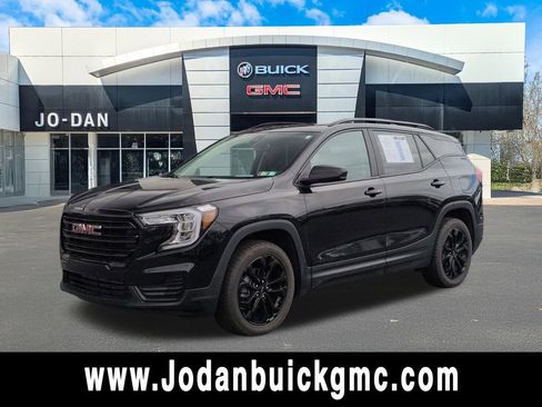 Used 2022 GMC Terrain SLE w/ Driver Convenience Package AWD/4WD image 1