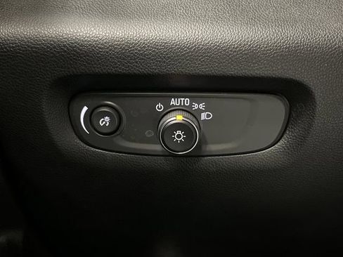 Used 2023 Chevrolet Traverse RS image 28