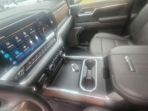 Used 2024 Chevrolet Silverado 2500 High Country AWD/4WD image 16