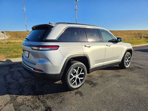 New 2025 Jeep Grand Cherokee Limited image 3