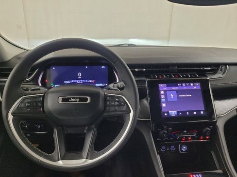 Used 2023 Jeep Grand Cherokee Laredo X AWD/4WD image 22