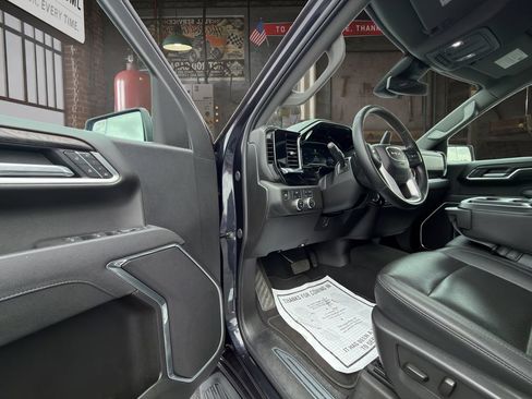 Certified 2025 GMC Sierra 1500 SLT AWD/4WD image 16