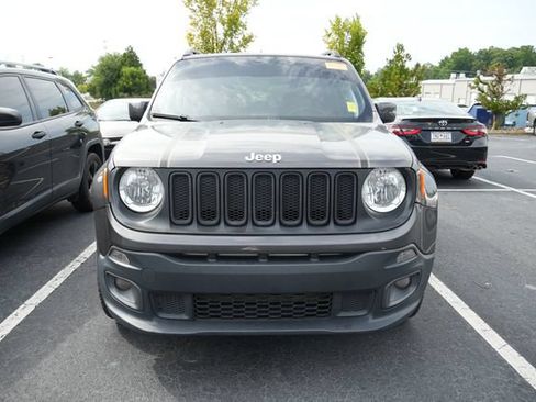 Used 2018 Jeep Renegade Latitude w/ Popular Equipment Group AWD/4WD image 2