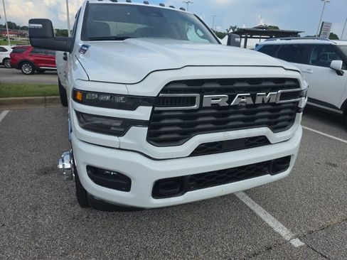 Used 2025 RAM 3500 Big Horn AWD/4WD image 10