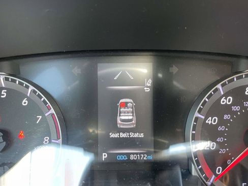 Used 2021 Toyota Highlander LE FWD image 31