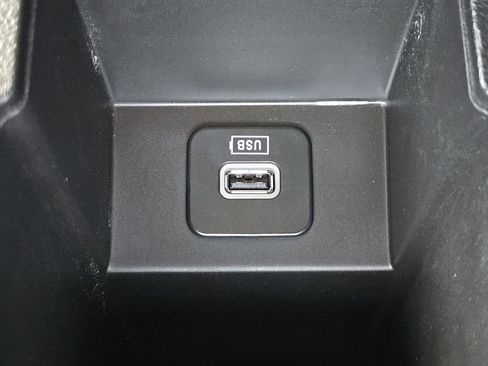 Used 2015 Jeep Renegade Latitude FWD image 26