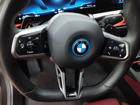 Certified 2025 BMW 550e xDrive w/ Executive Package image 12