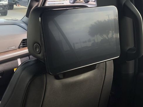 New 2026 Chevrolet Suburban High Country image 16