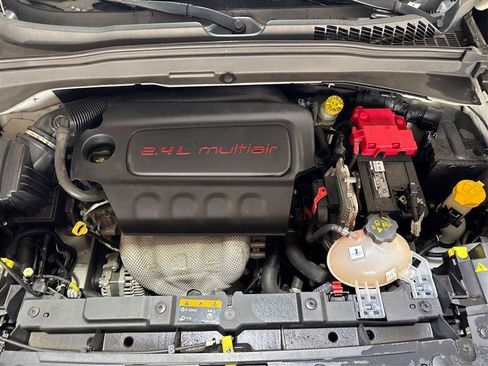 Used 2018 Jeep Renegade Altitude w/ UConnect 8.4 Nav Group AWD/4WD image 22