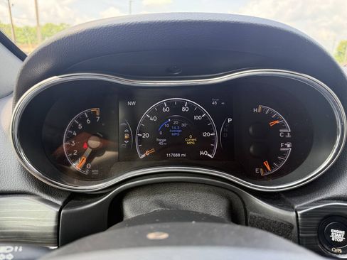 Used 2019 Jeep Grand Cherokee Limited w/ Luxury Group II AWD/4WD image 21