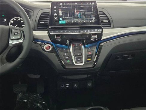 New 2026 Honda Odyssey Touring image 14
