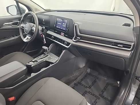 Used 2025 Kia Sportage LX image 14