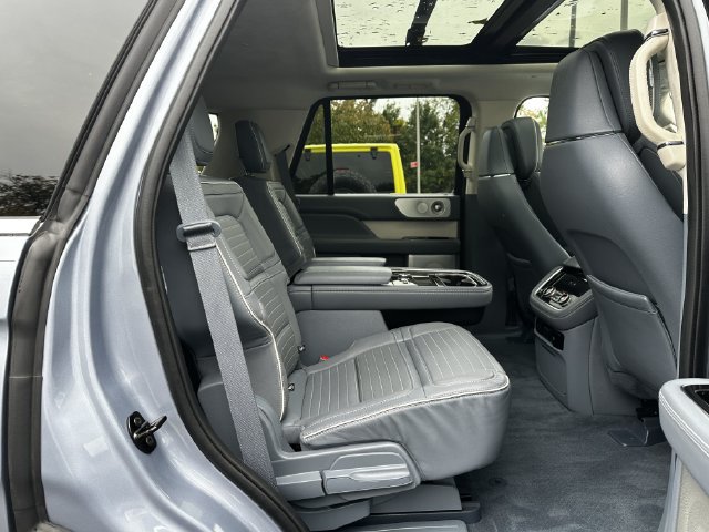 Certified 2020 Lincoln Navigator Black Label w/ Cargo Convenience Package AWD/4WD image 36