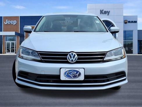 Used 2017 Volkswagen Jetta SE FWD image 7