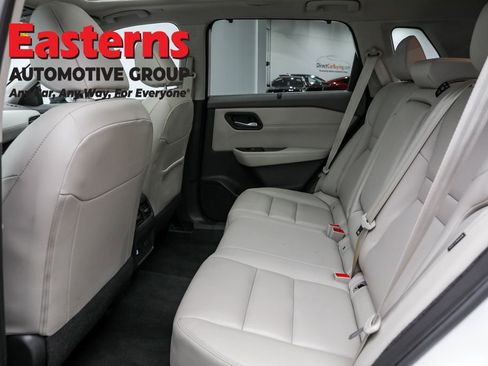 Used 2023 Nissan Rogue SL w/ SL Premium Package image 23