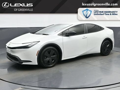 Used 2023 Toyota Prius LE FWD image 4