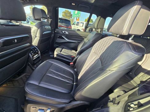 Used 2023 BMW X7 xDrive40i w/ M Sport Package image 21