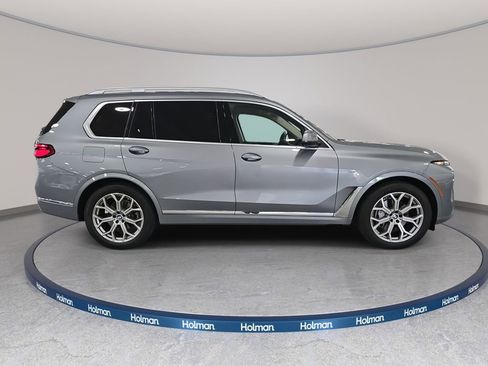 Used 2025 BMW X7 xDrive40i w/ Premium Package image 4