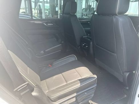 Used 2025 GMC Yukon Elevation AWD/4WD image 28