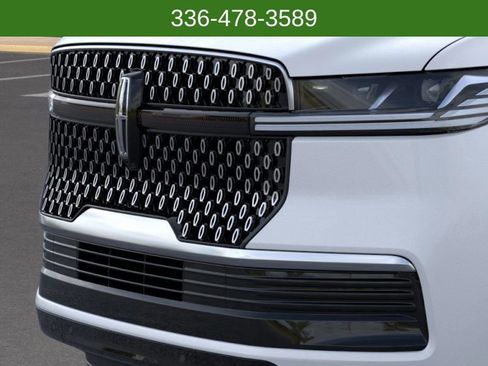 New 2025 Lincoln Navigator L Reserve image 17