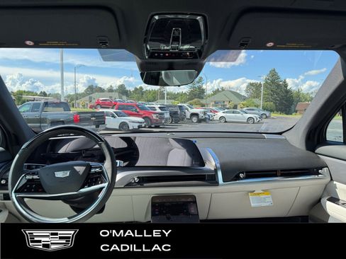 New 2026 Cadillac Vistiq Luxury w/ LPO, Floor Liner Package image 16