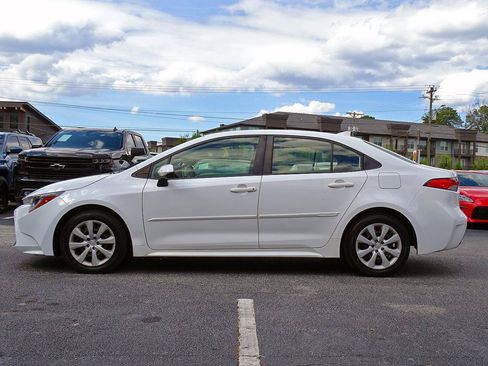Used 2020 Toyota Corolla LE FWD image 5
