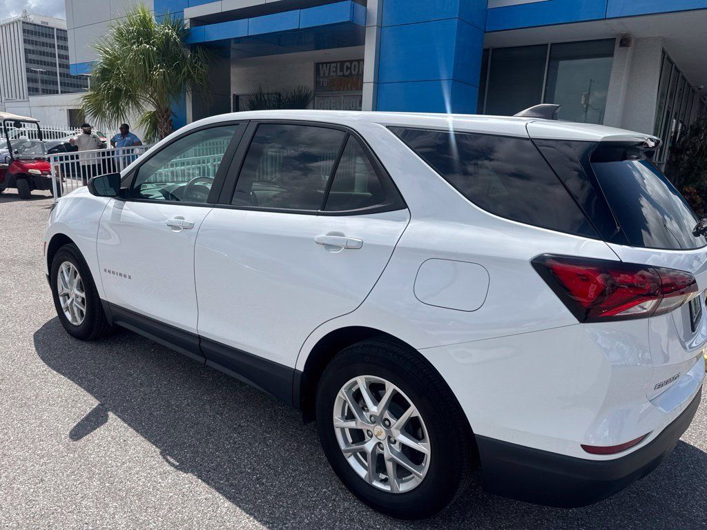 Used 2024 Chevrolet Equinox LS w/ LS Convenience Package FWD image 7