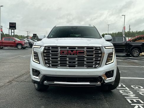 New 2026 GMC Yukon XL Denali w/ Denali Reserve Package AWD/4WD image 5