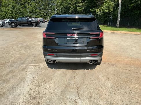 Used 2026 GMC Acadia Elevation w/ Elevation Premium Package FWD image 3