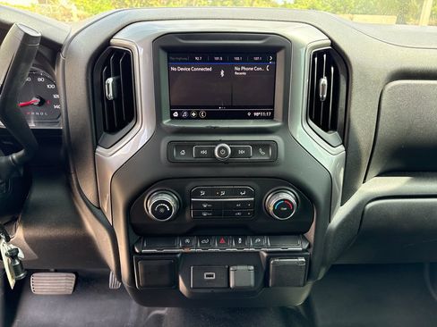 Used 2020 Chevrolet Silverado 1500 Custom w/ Custom Value Package AWD/4WD image 26
