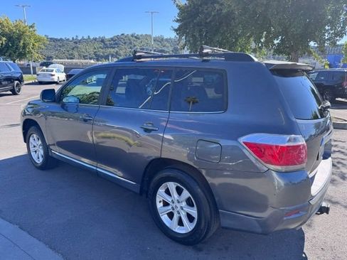 Used 2013 Toyota Highlander SE AWD/4WD image 8