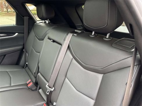 Certified 2022 Cadillac XT5 Premium Luxury image 12